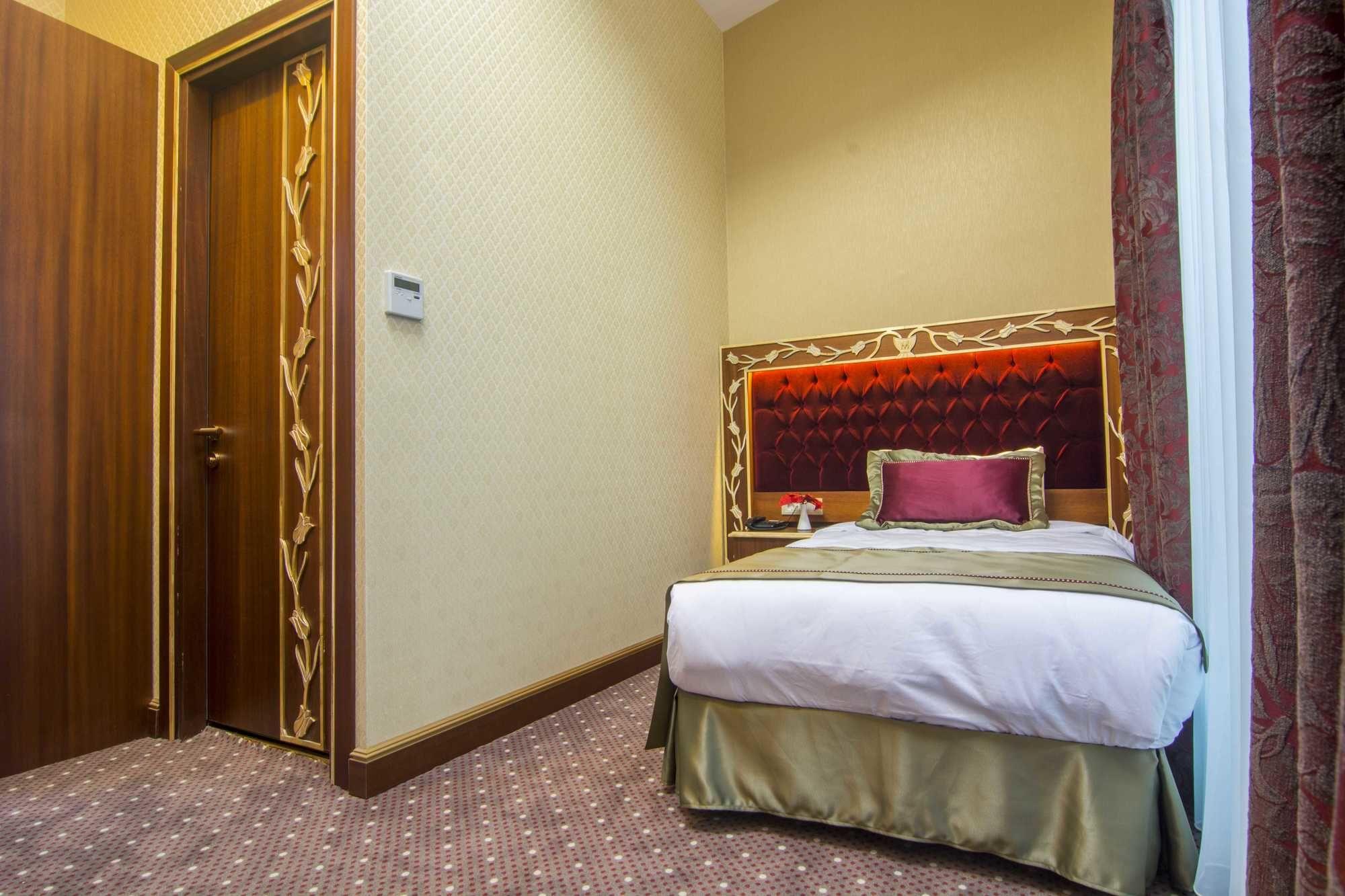 Mb Deluxe Hotel Istanbul Exterior photo